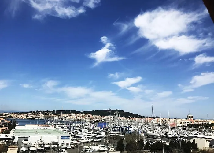 Belle Vue, T2 Mezzanine Renove 2023, Vue Port, 50 M De La Plage De La Conque